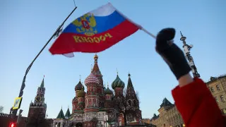 Объем просроченной задолженности российских компаний перед поставщиками и контрагентами вырос до рекордных 8,2 трлн рублей, что эквивалентно 3,8% ВВП. Экономисты связывают всплеск неплатежей с началом спада, снижением спроса и резким усилением налоговой нагрузки.