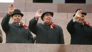 Минэнерго переходит к системе обязательных планов для нефтяных компаний по выпуску и поставкам топлива, а также берёт под жёсткий контроль рост цен на АЗС на фоне продолжающихся атак беспилотников на российские НПЗ.