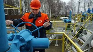 С 1 мая останавливается прокачка казахстанской нефти по трубопроводу «Дружба» в Германию и Венгрию на фоне глобального дефицита сырья и перебоев поставок через Ормузский пролив.