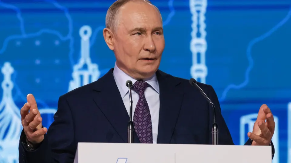 После масштабных блокировок интернета и ограничений на мессенджеры власть столкнулась с рекордным снижением рейтингов. Президент обратился к законодателям с просьбой не увлекаться новыми запретами и сосредоточиться на системном законодательстве.