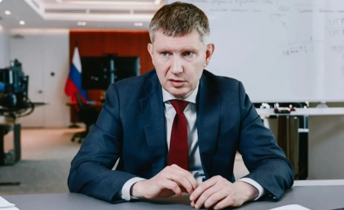 Глава Минэкономразвития Максим Решетников назвал три приоритета: структурные изменения для привлечения инвестиций, бюджетная консолидация и сохранение гибкости рынка.