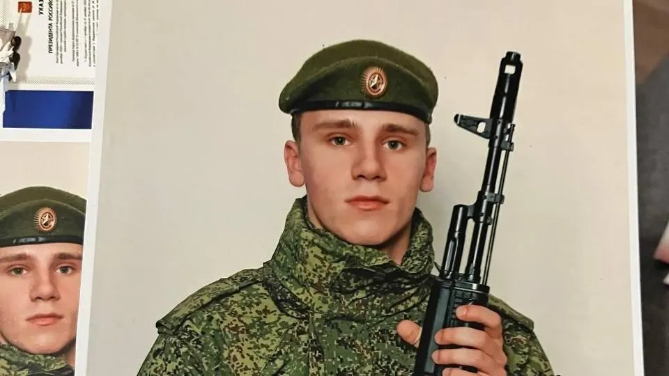Мать тюменского солдата утверждает, что подпись в контракте с её сыном поддельная. Суд по делу отложен — без присутствия призывника заседание не состоится.