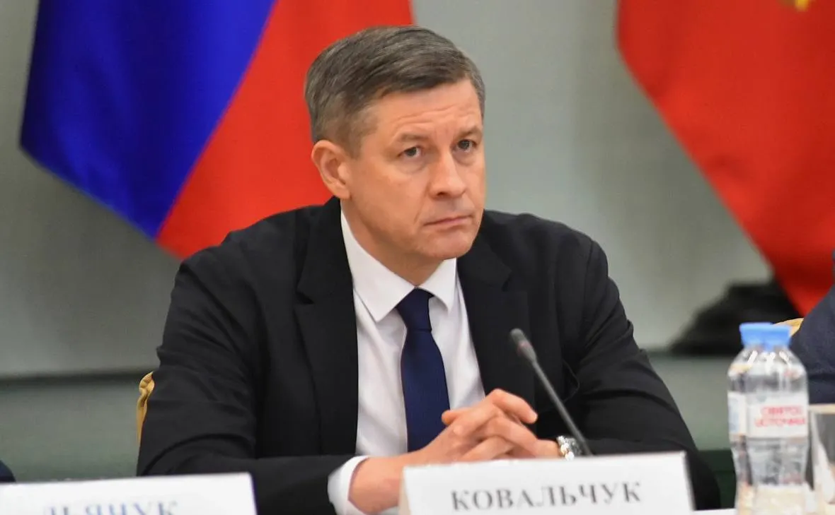 Временно исполняющий обязанности губернатора Егор Ковальчук подписал указ об отставке регионального правительства. Новый состав пока не представлен. Ранее президент подписал указы об отставке губернаторов Белгородской и Брянской областей.