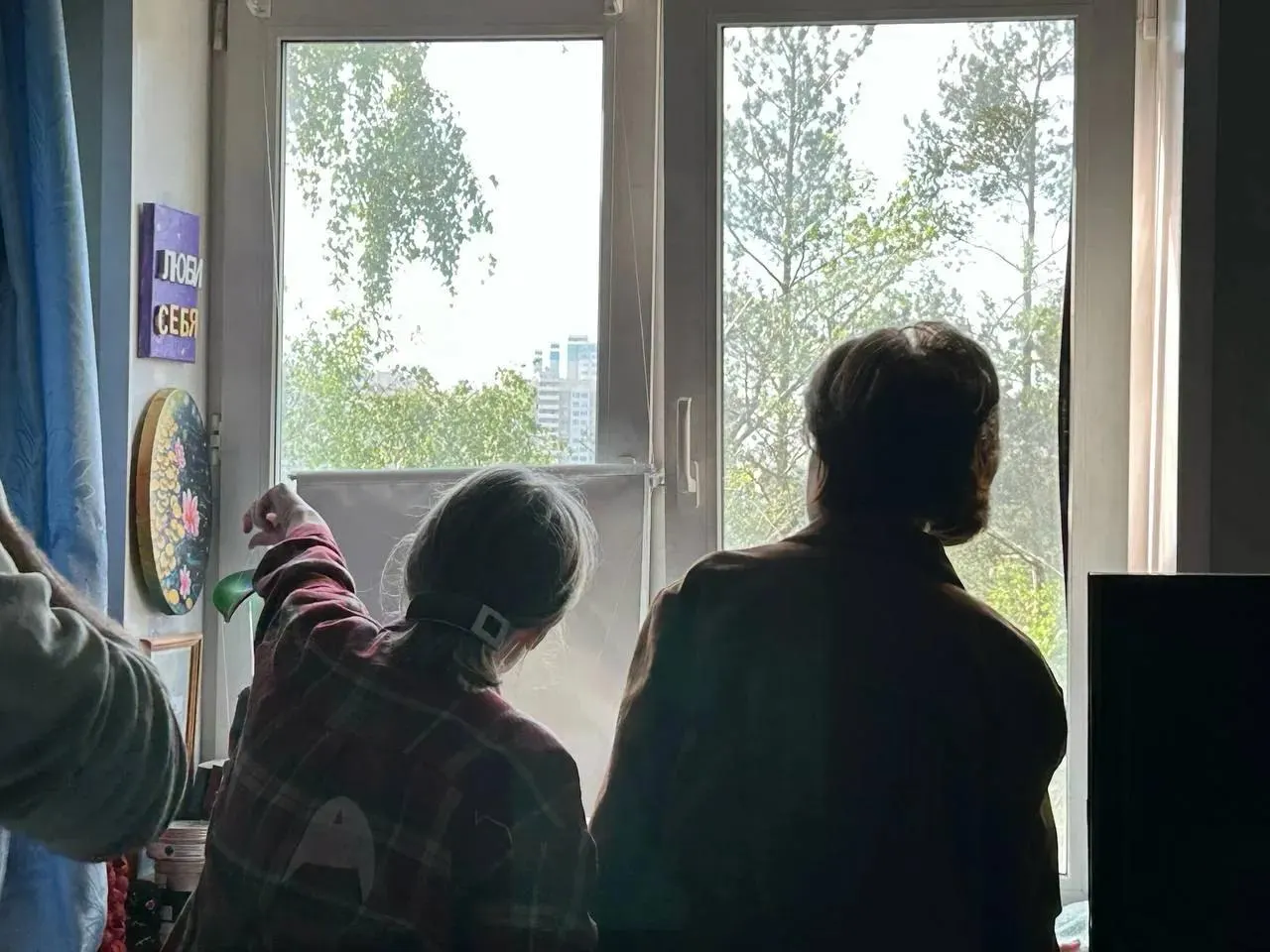 Ночью в Московской области несколько беспилотников поразили жилые дома: в Химках в частный дом влетел БПЛА — есть погибшая и пострадавшие, также отмечены пожары и обломки рядом с Шереметьево.
