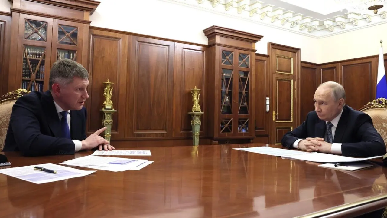 Министр экономического развития заявил президенту, что Россия сократила разрыв с США по ВВП на душу и опередила американскую экономику по темпам роста, хотя по уровню дохода на душу МВФ фиксирует отставание.