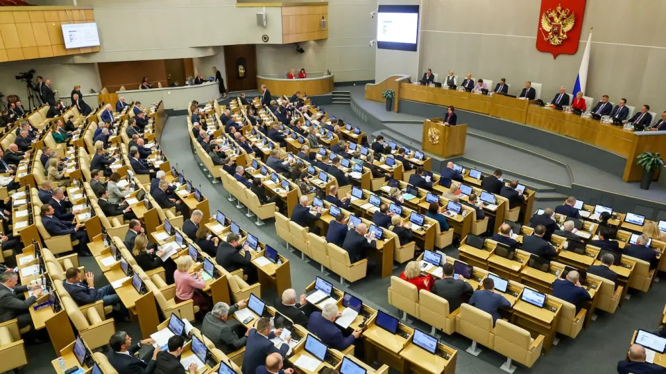 Комитет Госдумы одобрил поправки, которые позволят арестовывать имущество российских граждан, проживающих за границей и осуждённых по «политическим» статьям, без привязки стоимости ареста к сумме штрафа.