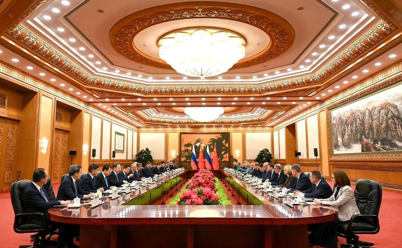 Лидеры стран утвердили строительство дополнительного пути до 2030 года. Проект увеличит пропускную способность и поддержит рост грузопотока на восточном направлении.