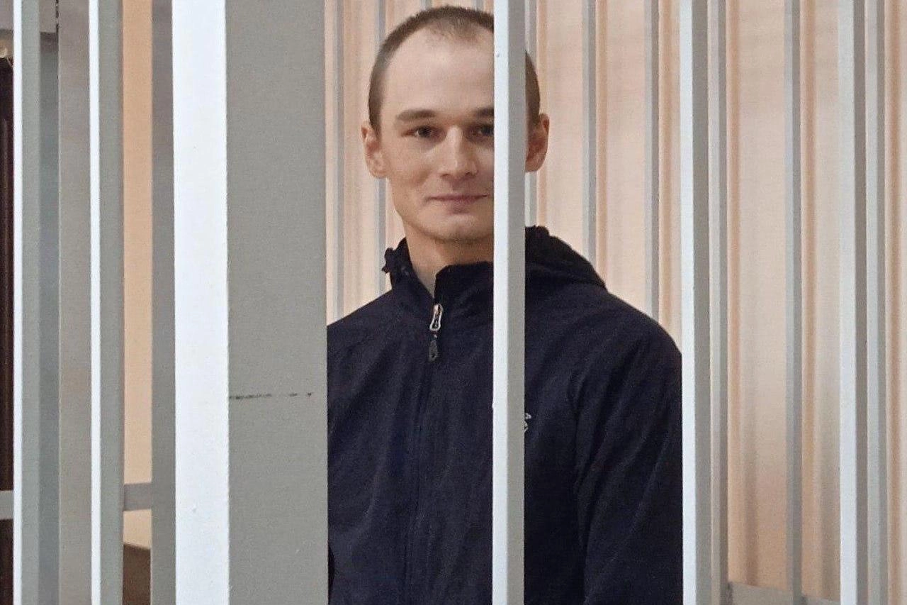 Прокуратура Ямало‑Ненецкого автономного округа сообщила, что по результатам проверки медицинской документации и видеозаписей не установлено телесных повреждений у заключённого Азата Мифтахова. Сам он утверждает, что следы исчезли до обследования; доследственная проверка продолжается.