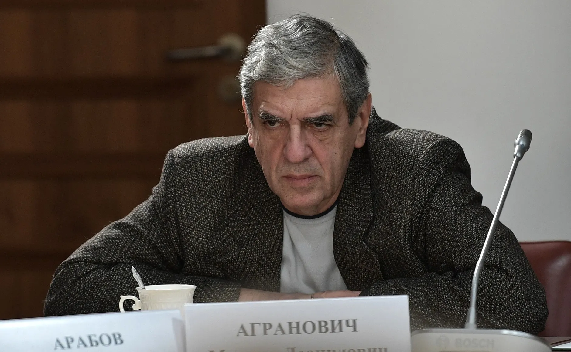 Операторский факультет Всероссийского государственного института кинематографии объявил набор в мастерскую Михаила Аграновича: обучение с 2027 года бесплатно при условии заключения годичного контракта с Минобороны на службу в войсках беспилотных летательных аппаратов; обещают общежитие, статус ветерана боевых действий и допльнительные льготы.