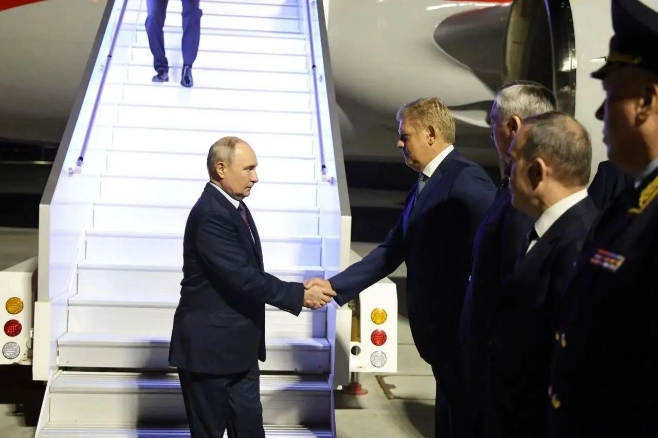 Президент прибыл в Новосибирск на открытие СКИФа — Сибирского кольцевого источника фотонов.