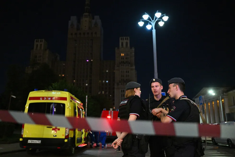 В Москве произошёл взрыв у входа итальянского ресторана Balzi Rossi. 21 человека пострадал(и); три человека погибли на месте, ещё двое умерли в больнице; расследование ведётся как террористический акт.