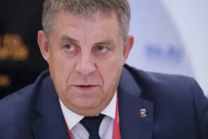 По информации региональных и партийных источников, отправленный в отставку глава Брянской области может получить вакантный мандат депутата Госдумы — ранее он уже работал в парламенте.