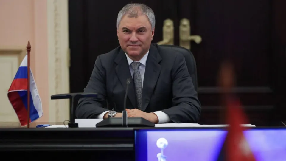 Председатель Госдумы связал применение западных спутников и вооружений с угрозой ответных мер «без следа». Меры последовали на фоне удара по Старобельску и последующих ударов по Киеву.