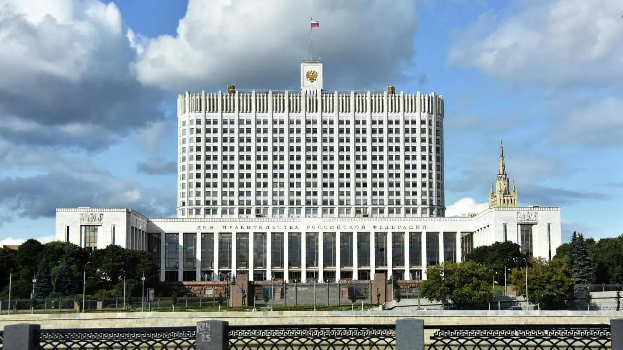 В Госдуму внесён законопроект о полной или частичной компенсации утильсбора для семей с тремя и более детьми. В правительстве указали на дополнительные расходные обязательства и отсутствие источников финансирования.