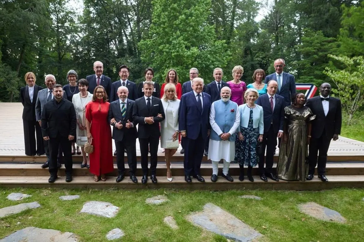 На саммите G7 в Эвиане главы государств согласовали «геополитическую декларацию», в которой подтвердили поддержку Украины, договорились нарастить военную помощь и подготовить меры по ужесточению санкций, а также обсудили ситуацию на Ближнем Востоке и в Индо-Тихоокеанском регионе.