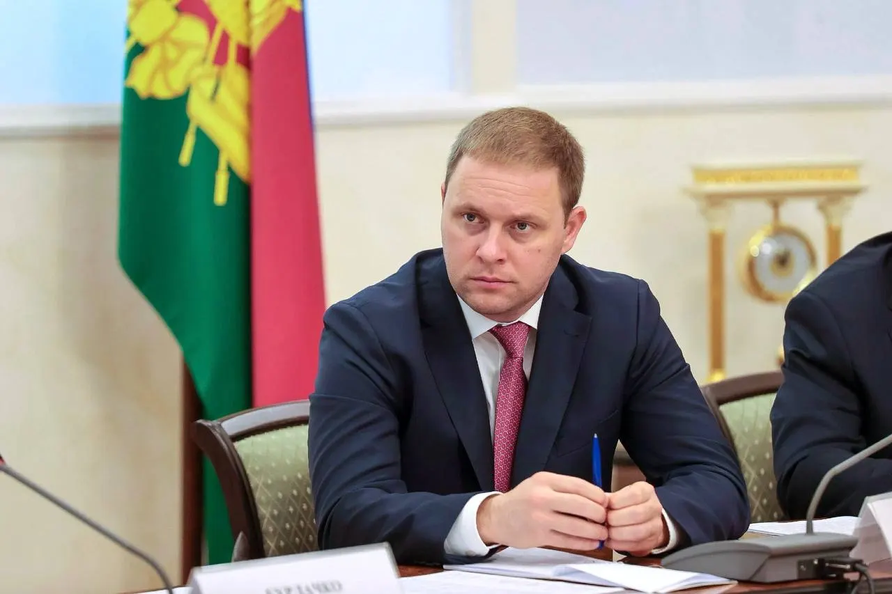 Швец, проработавший более десяти лет в органах власти и пять лет руководивший Анапой, стал руководителем госкорпорации, отвечающей за развитие туристической сферы.