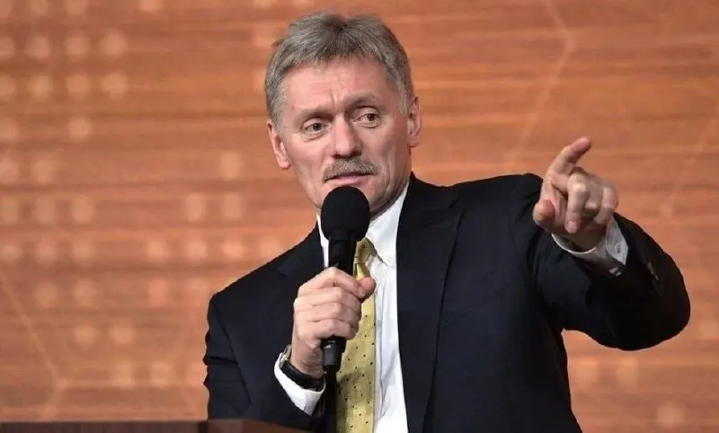 В Кремле заявили, что спецоперация прекратится при уходе украинских войск с российских территорий; также озвучены заявления о намеренном ударе по колледжу в Старобельске и позиции по переговорному процессу.