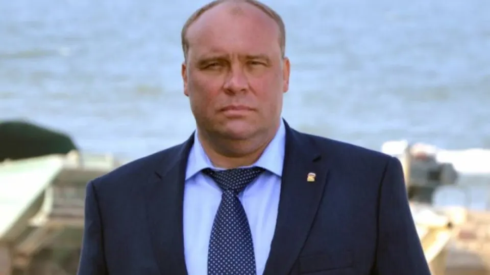 Депутат и представители Минобороны предупреждают о возможных ударах по зарубежным предприятиям, участвующим в производстве дронов и комплектующих для ВСУ; за последние ночные атаки по России отмечены сотни перехваченных БПЛА.