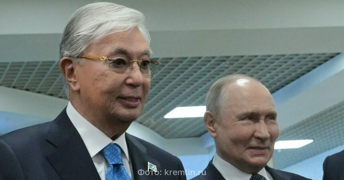 Во время двусторонней встречи в Омске президент РФ заявил, что отношения с Казахстаном успешно развиваются и имеют стратегическое значение. Лидеры прибыли на XXII Форум межрегионального сотрудничества.