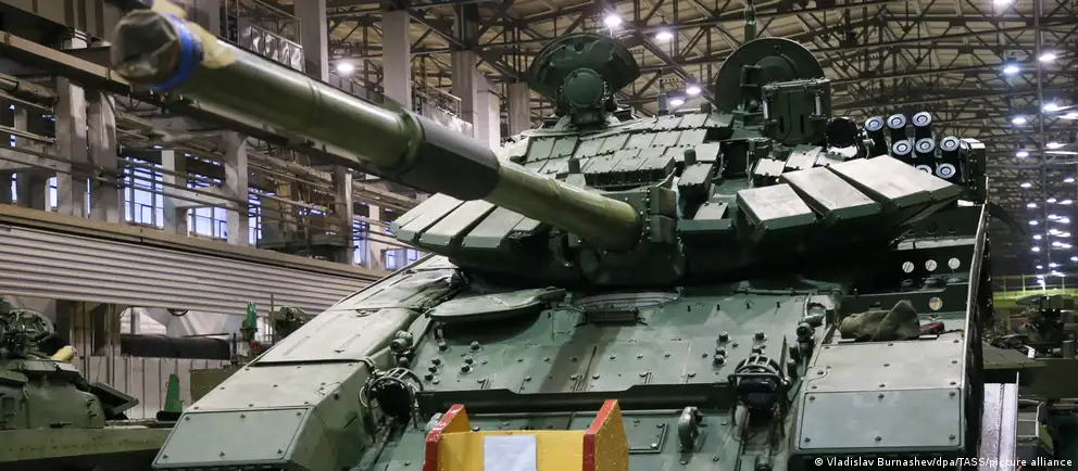 Аналитики предупреждают о «взрывоопасной ситуации» в банковской системе: давление властей на банки, рост просрочек и риск системного кризиса, который может спровоцировать новый пакет западных санкций.