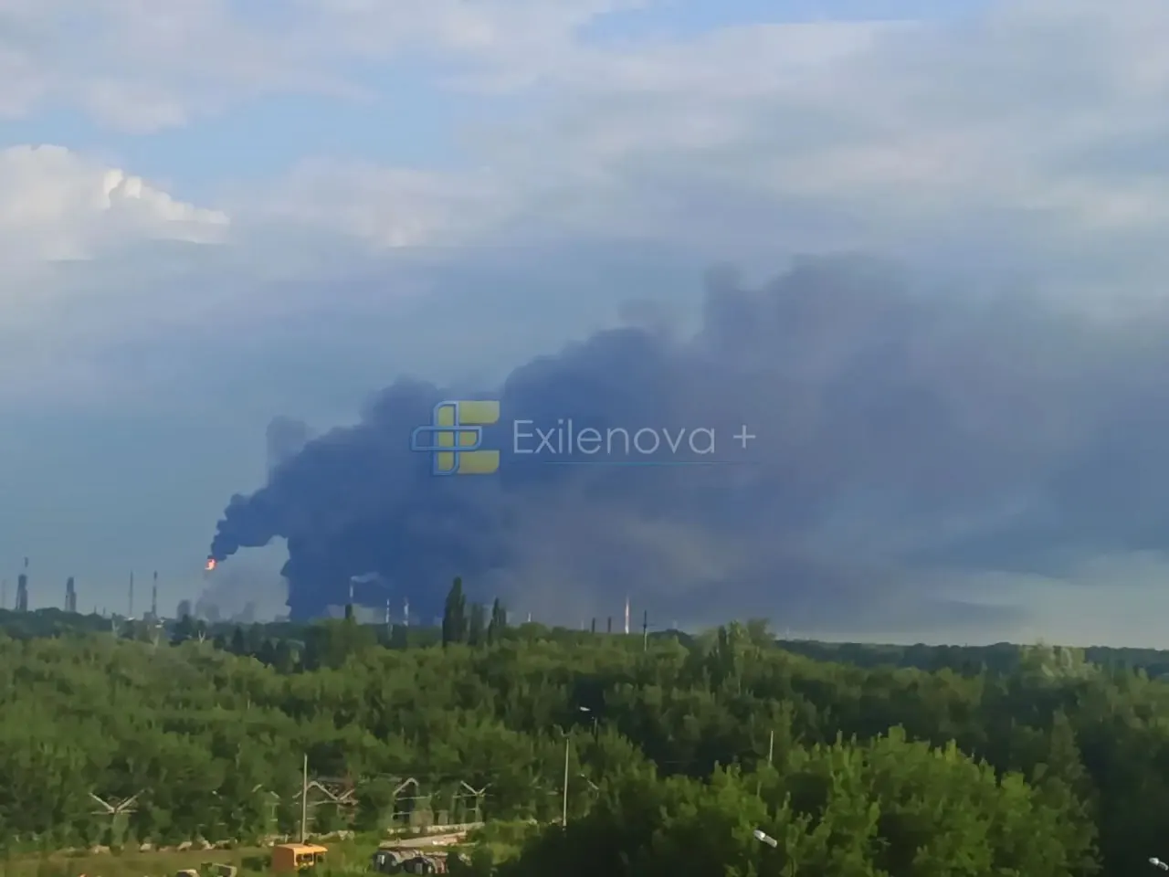 Дроны нанесли удары по Афипскому НПЗ в Краснодарском крае и по крупному нефтехимическому комплексу в Салавате. Есть пострадавшие и разрушения зданий.