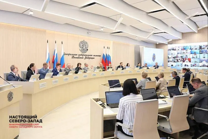 Центризбирком признал в целом пригодным федеральный список партии «Яблоко» для участия в выборах в Госдуму: почти все замечания при проверке документов устранены. Из состава списка исключён один кандидат из‑за отсутствия сведений о расходах по крупным сделкам. Партия выдвигает программу с требованием прекращения войны, свободы информации и прекращения политических репрессий.