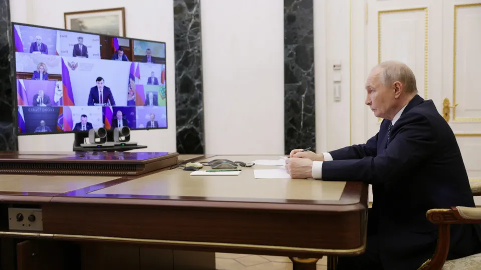 Президент одобрил предложение губернатора Забайкальского края о развитии сети небольших нефтеперерабатывающих заводов, которое должно повысить устойчивость поставок топлива внутри страны на фоне повреждений крупных НПЗ.