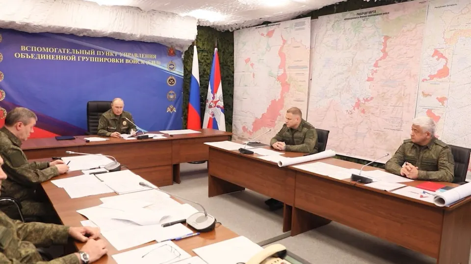 По итогам совещания с военными президент потребовал анализа участия зарубежных «подстрекателей» в реальных боевых действиях и распорядился продолжить нанесение массированных ударов по инфраструктуре Украины.