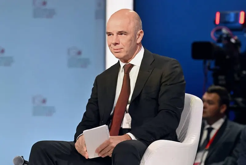 Глава Минфина Антон Силуанов сообщил, что все статьи бюджета финансируются, обязательства будут исполнены; дефицит за начало 2026 года достиг 6,46 трлн рублей, около 2,8% от ВВП.