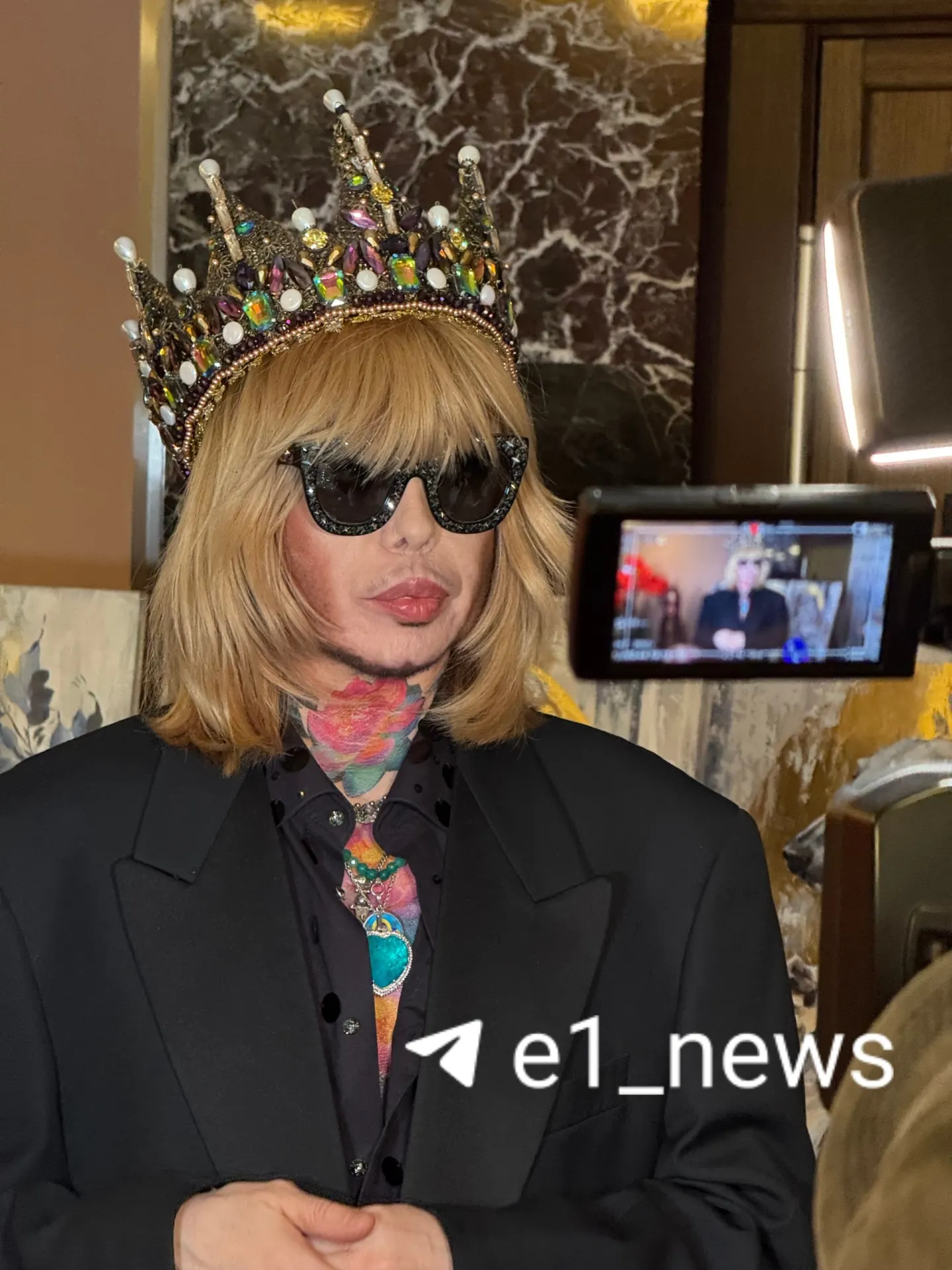 В культурном центре Урал прошёл фестиваль моды с участием отечественных дизайнеров и брендов: участие свыше 25 творцов со всей страны и более 350 участников, включая известного гостя.