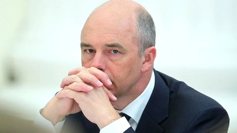 Ожидается, что дефицит бюджета в 2026 году существенно превысит прогнозы на фоне увеличившихся расходов, связанных с финансированием военного сектора, и достигнет около 6,9 трлн рублей.