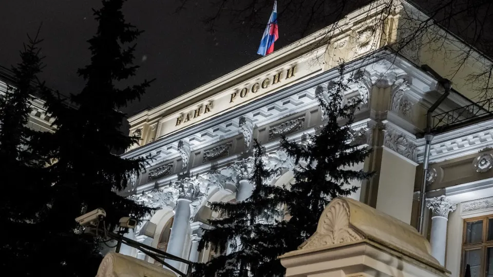 ЦБ расширил механизм подачи уведомлений о лицах, фактически управляющих банками и финансовыми компаниями, даже если они не занимают официальные должности.
