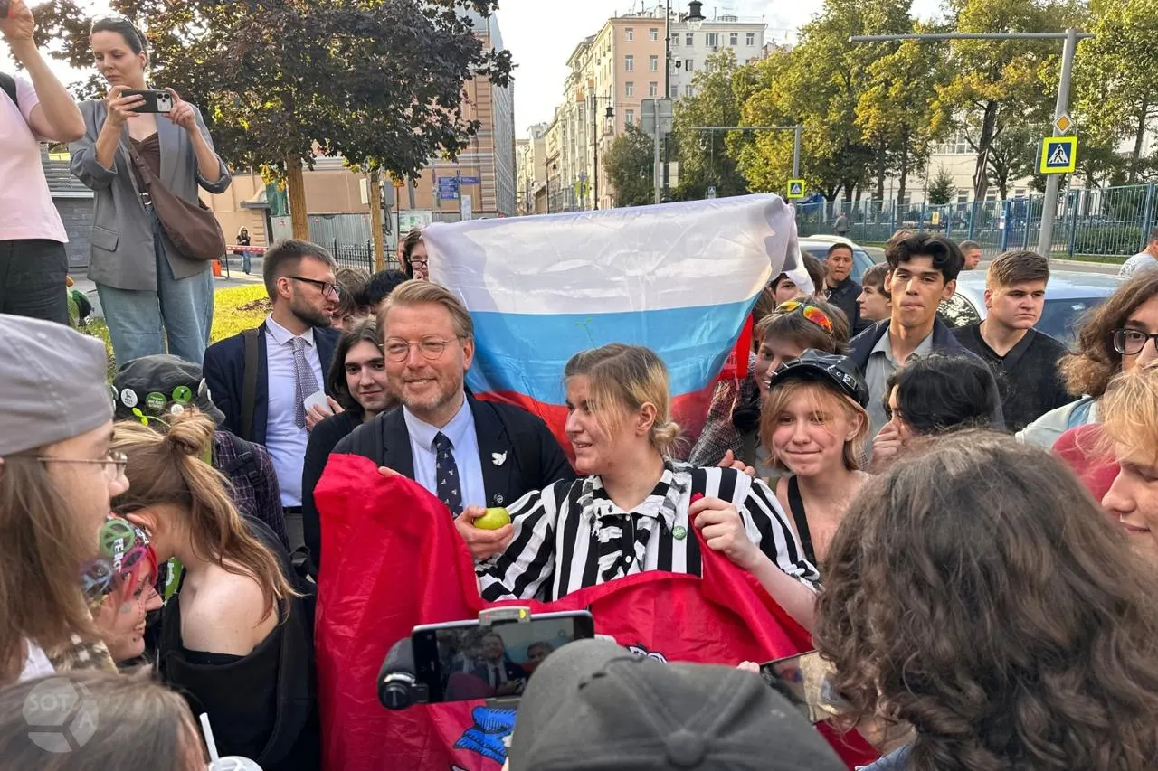 Верховный суд принял решение не передавать дело на рассмотрение президиума по жалобе партии на отмену регистрации её федерального списка на выборах в Госдуму; решение принято за сутки, мотивы отказа не раскрыты.