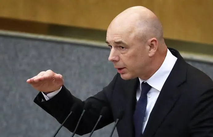 Глава Минфина подчеркнул необходимость финансового резерва и роли ФНБ в финансировании обязательств.