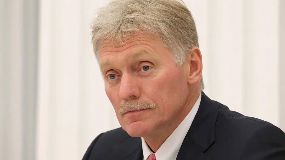 Пресс-секретарь Кремля заявил о близкой победе и уверенности в военном потенциале, а также Путин выразил стремление к мирному урегулированию. Аналитики отмечают риски попыток исказить реальность на фронте.