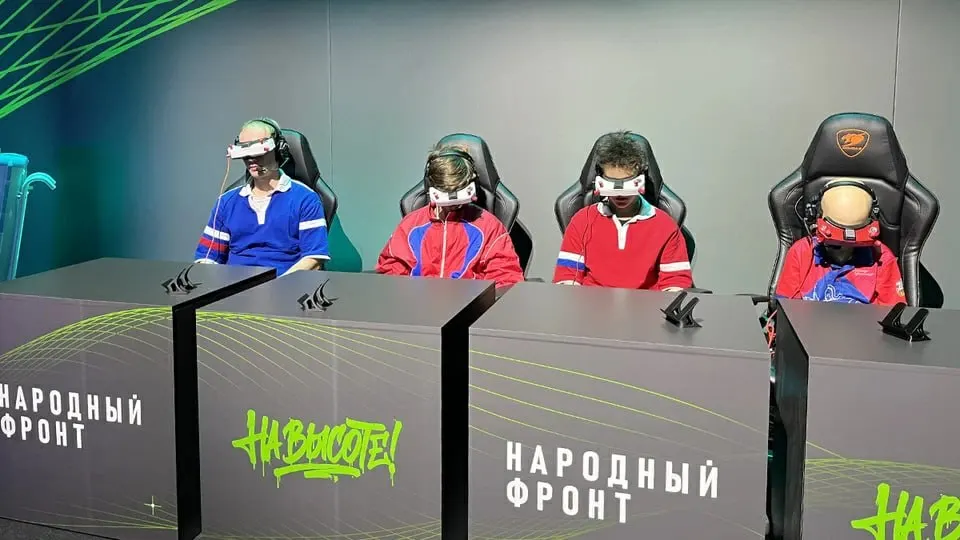 Новый норматив по управлению БПЛА введён в пилотные режимы в шести регионах; стартовал проект «На высоте!», который развивает навыки пилотирования, программирования и сборки дронов у молодёжи.