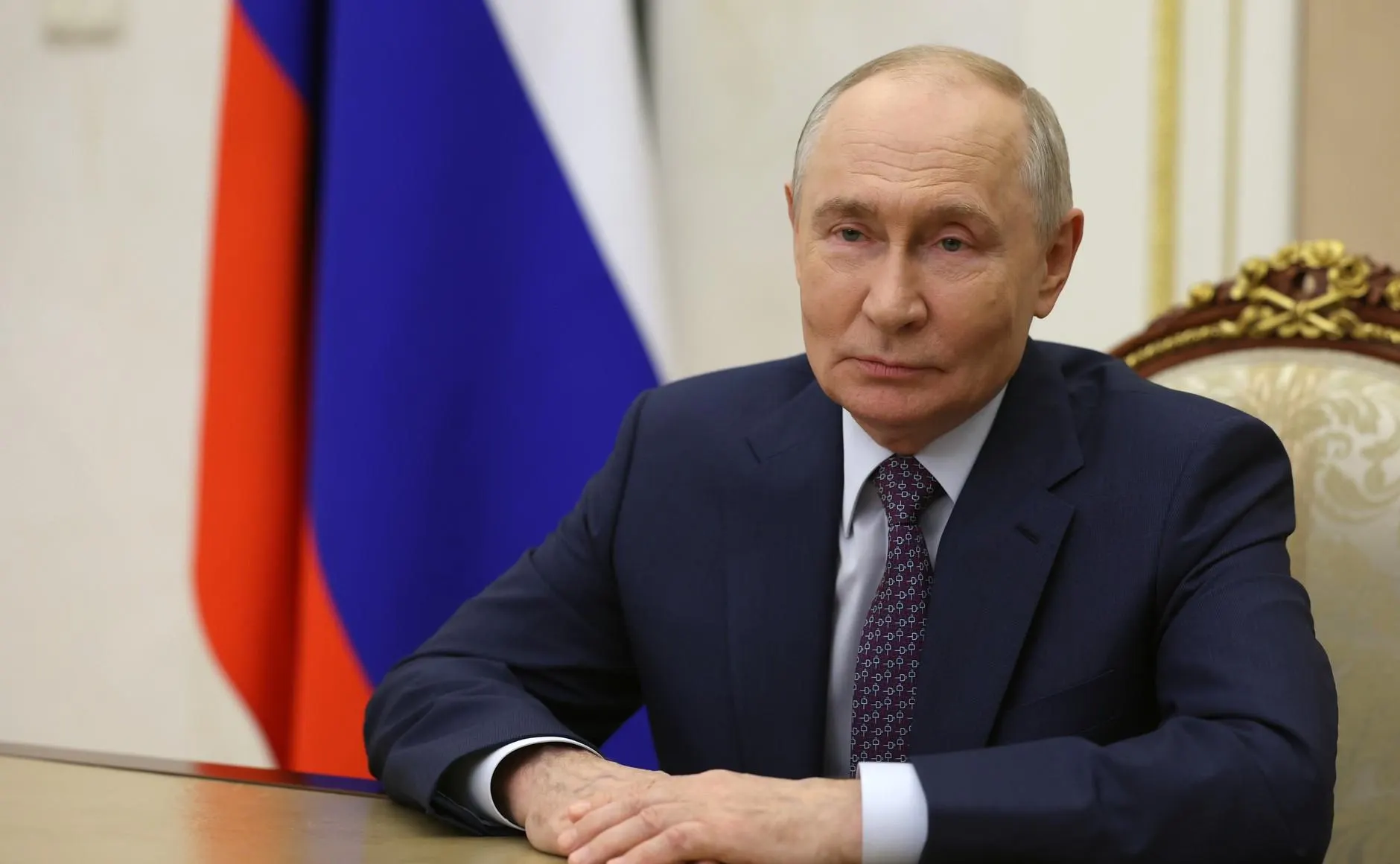 Президент поздравил педагогов с профессиональным праздником и подчеркнул роль учителей в развитии страны.