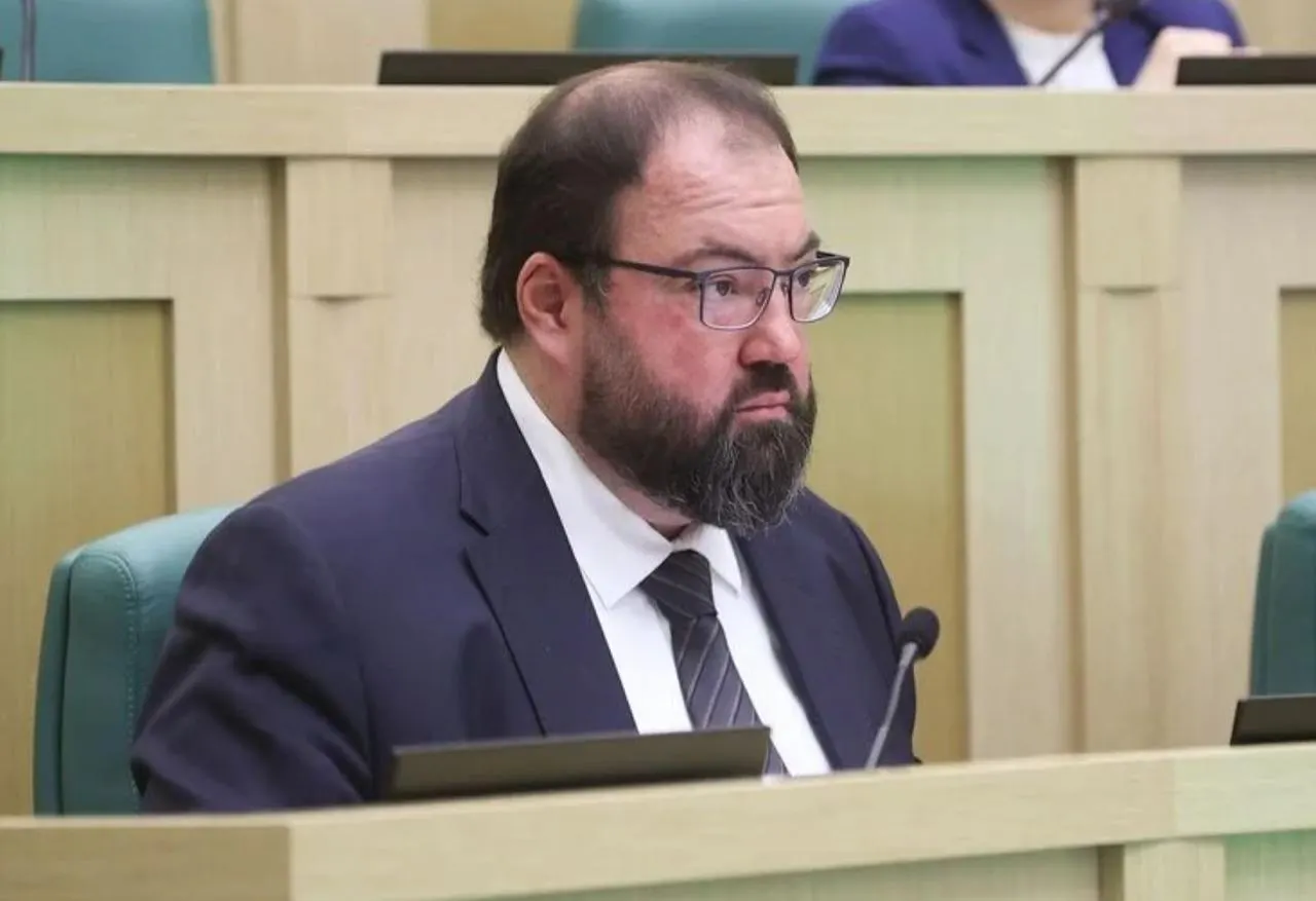 Правительство обсуждает меры по защите дата-центров после серии атак беспилотников на инфраструктуру Яндекса, что привело к перебоям в сервисах.